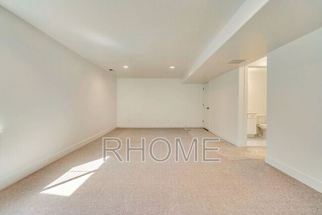 Building Photo - 16106 S Bodmin Way