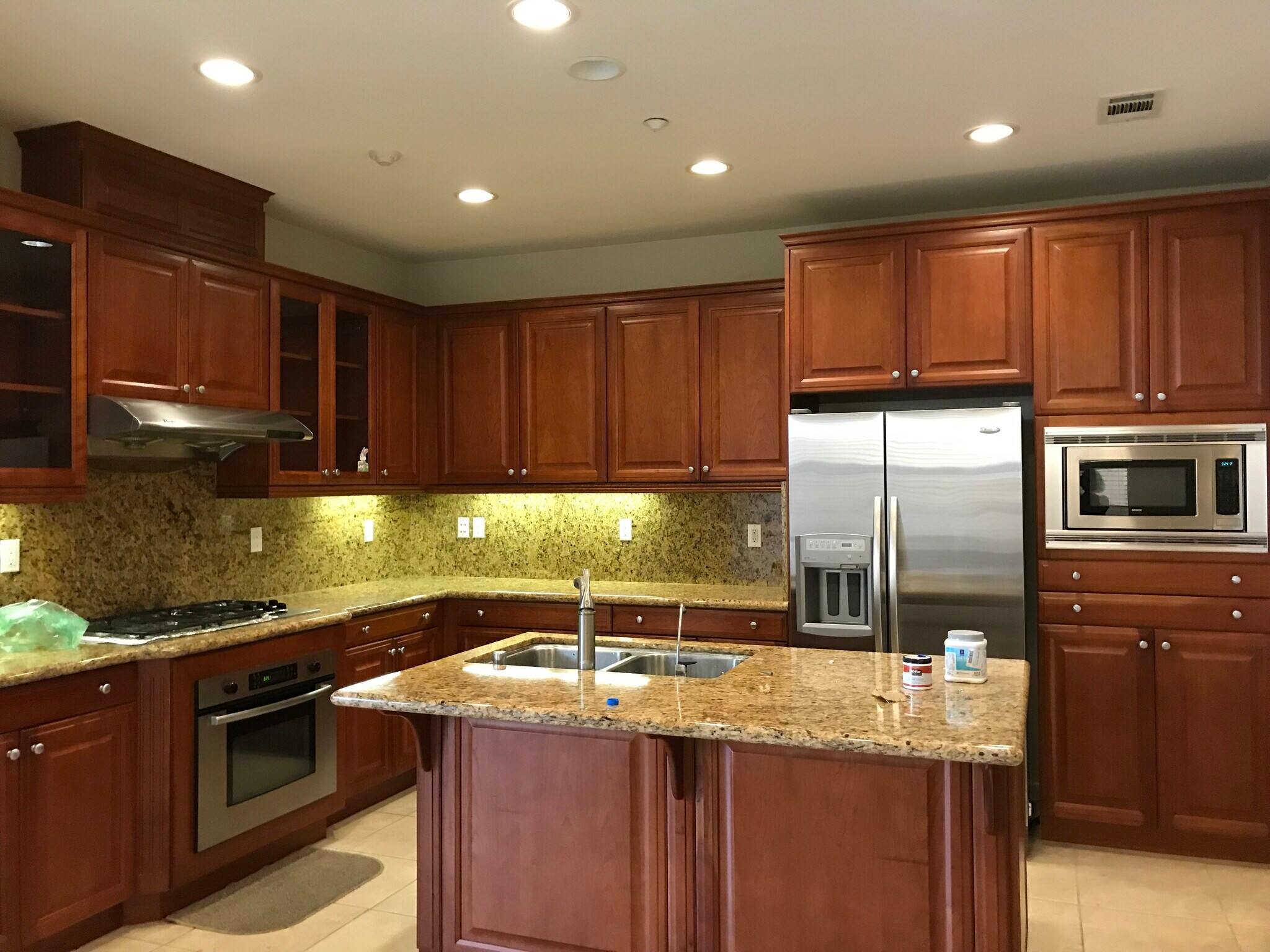 Building Photo - 3565 Rocking Horse Ct