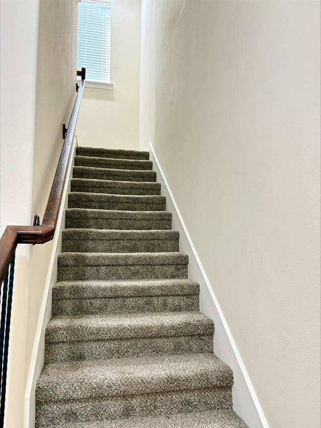 Building Photo - 3042 Currant Dr