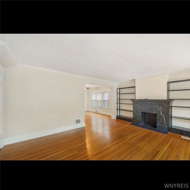 Building Photo - 122 Stratford Rd