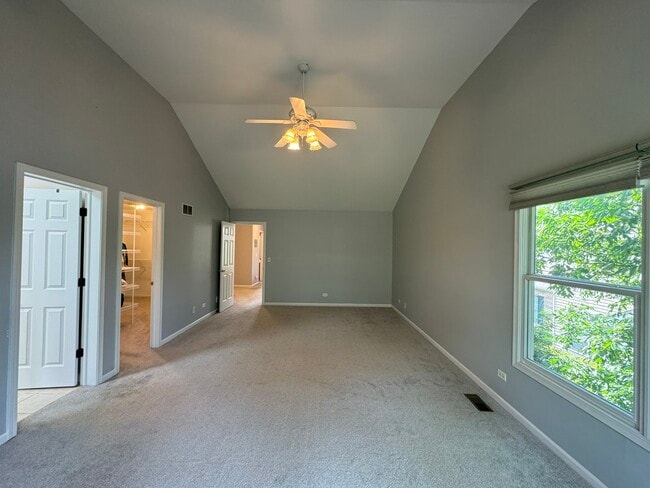 Building Photo - 1N061 Mission Ct