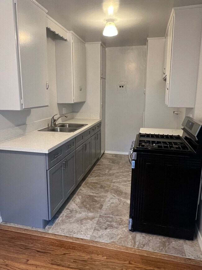 Building Photo - Amor Apartments