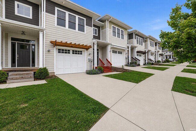 Building Photo - 0 N Cypress Ln