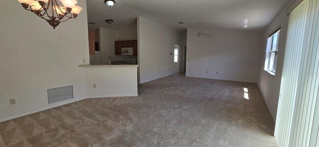 Building Photo - 1009 Ridgeville Rd