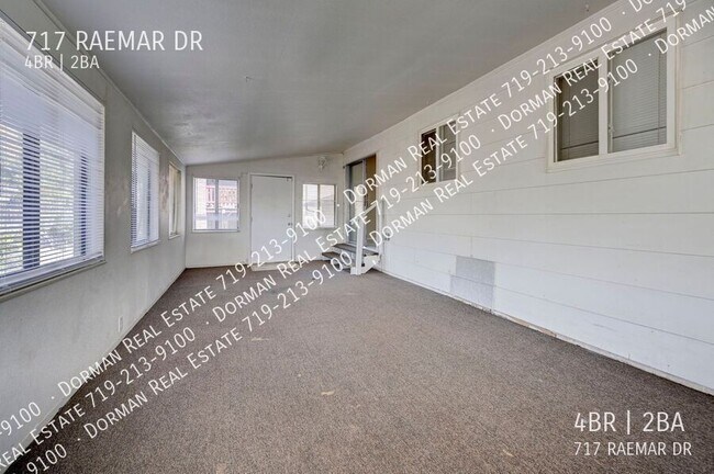 Building Photo - 717 Raemar Dr