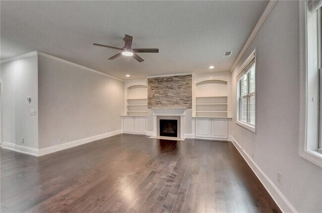 Building Photo - 9270 Colham Dr