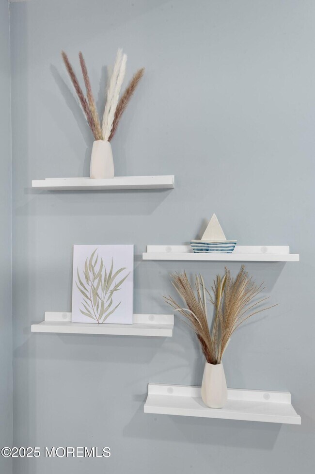 Building Photo - J162 Main St