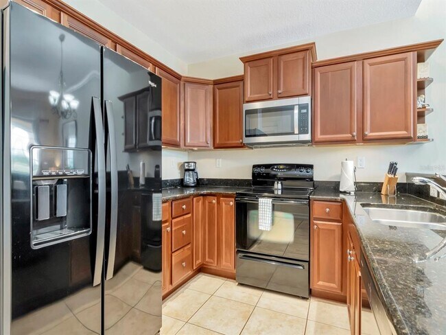 Building Photo - 13941 Clubhouse Dr