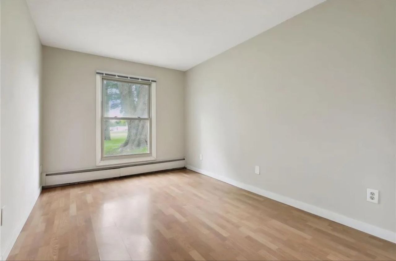 Building Photo - 935 11th Ave S