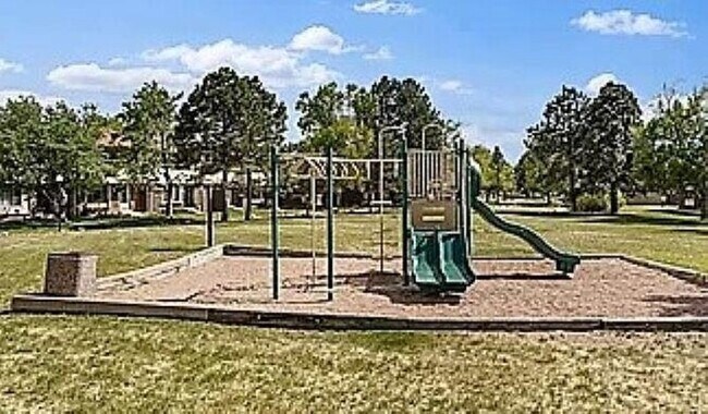 Building Photo - 13046 E Kansas Pl