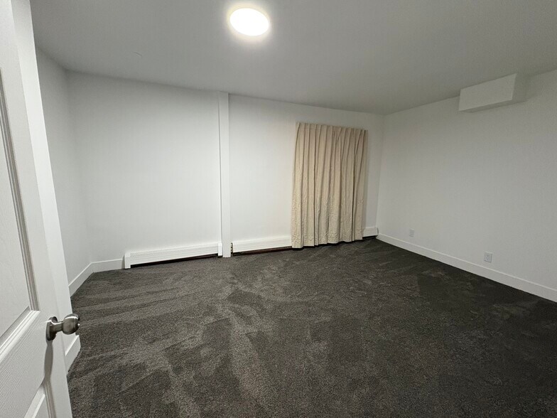 Building Photo - 193 Jerome Ave