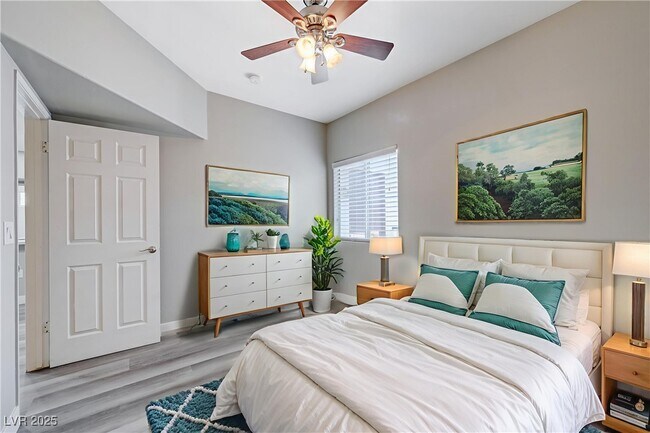 Building Photo - 2615 W Gary Ave