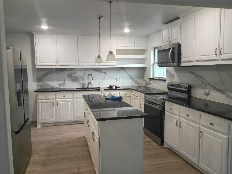 Building Photo - 5739 Donnelly Ave