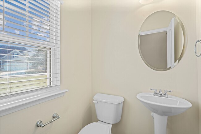 Building Photo - 230 Timberline Oak Dr