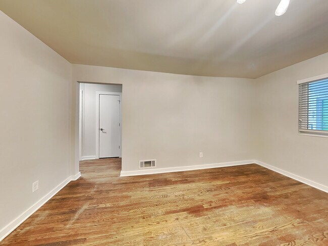 Building Photo - 880 N Highland Ave NE