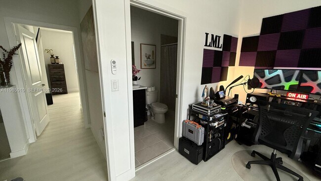 Building Photo - 440 NE 4th Terrace