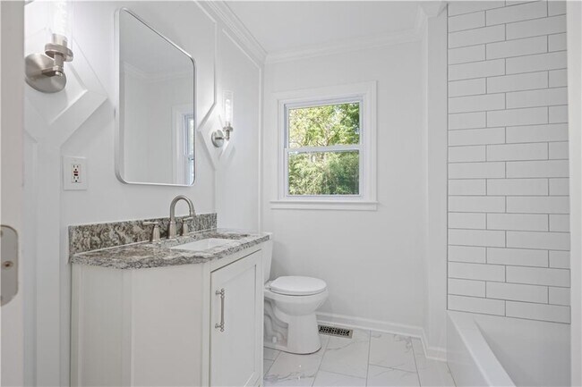 Building Photo - 1967 Sumter St NW