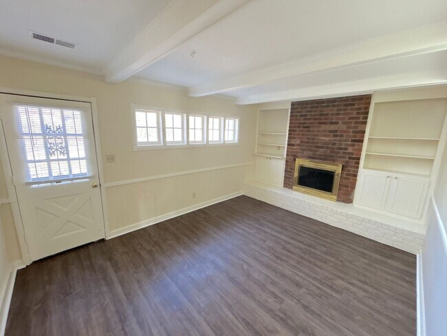 Building Photo - 5184 Dunnellon Ave