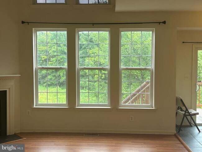 Building Photo - 6821 Hollow Glen Ct