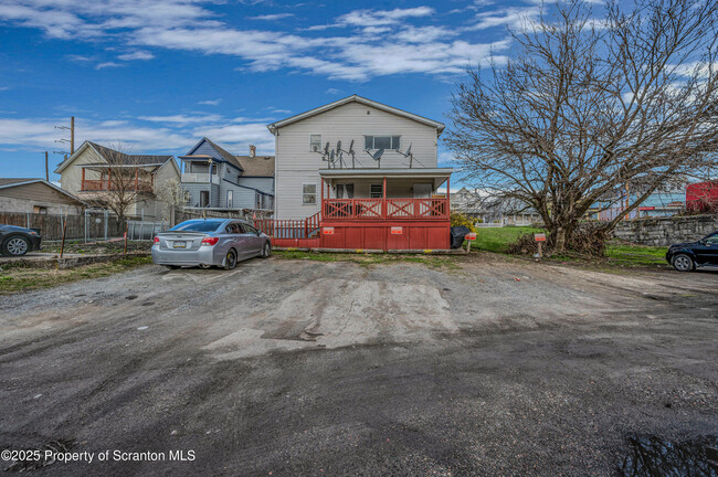 Primary Photo - 1418 N Main Ave