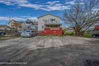 Building Photo - 1418 N Main Ave