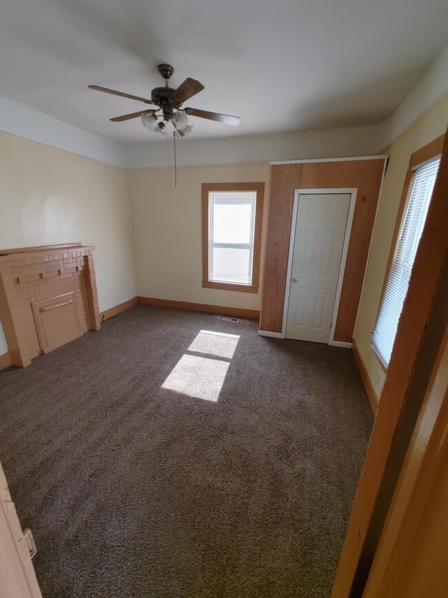 Building Photo - 804 Jenkins St