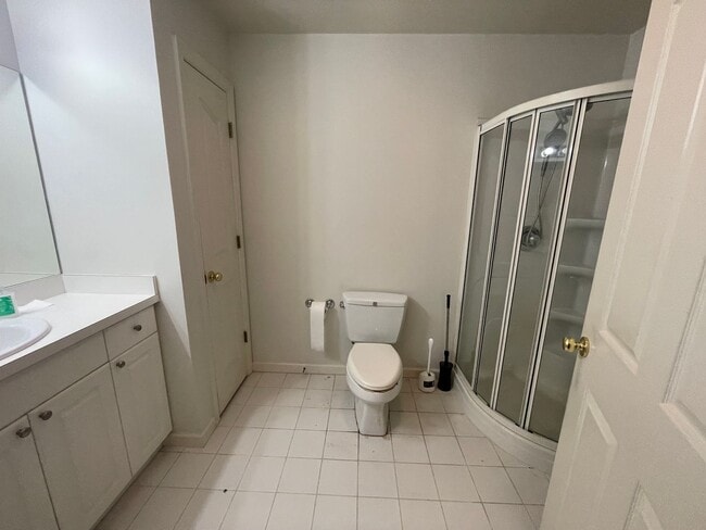 Building Photo - 2 bed 2 bath- Adams Point