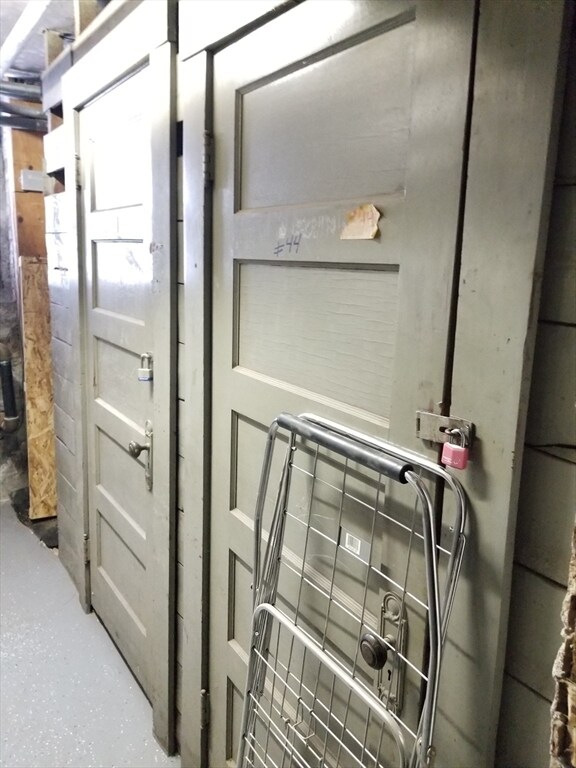 Building Photo - 32 Shepard St