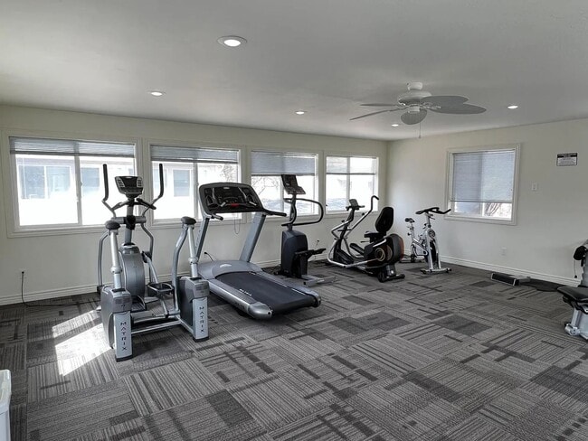 Building Photo - Lake Front Rental