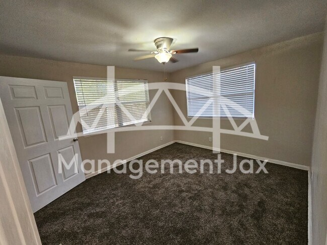 Building Photo - 5201 Janice Cir S