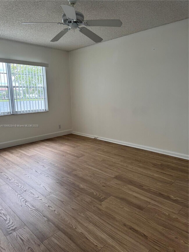 Building Photo - 13101 SW 11th Ct