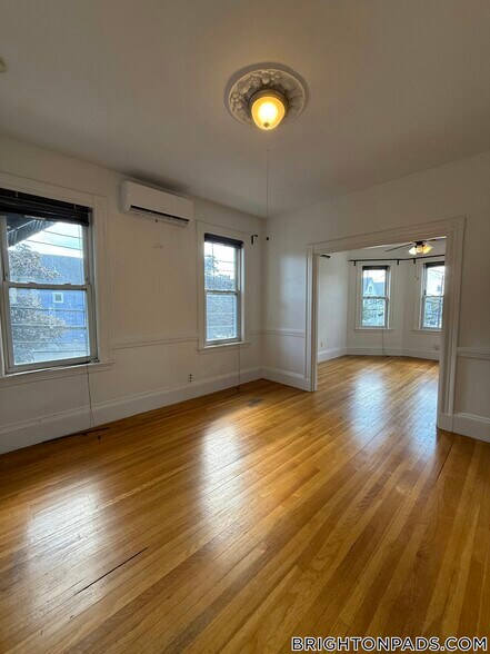 Building Photo - 32 Etna St