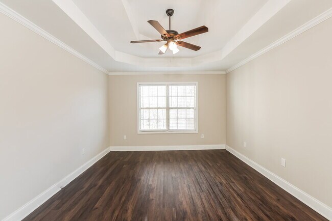 Building Photo - 303 Surrey Ct