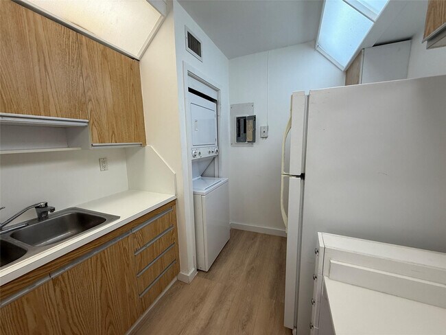 Building Photo - 19707 Turnberry Way