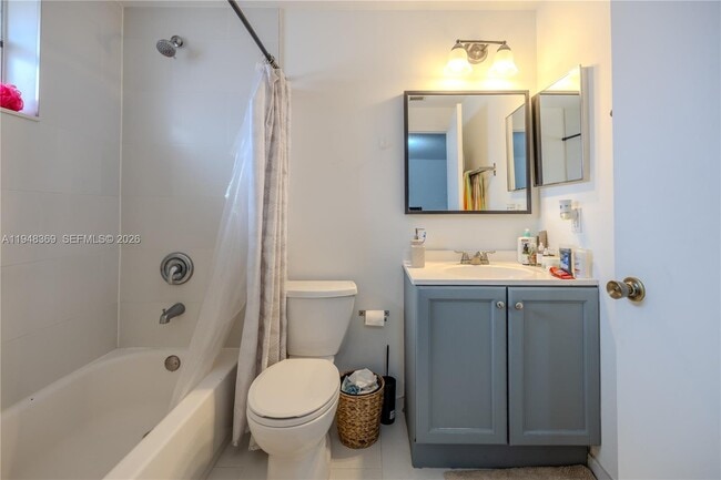 Building Photo - 8013 Lake Dr