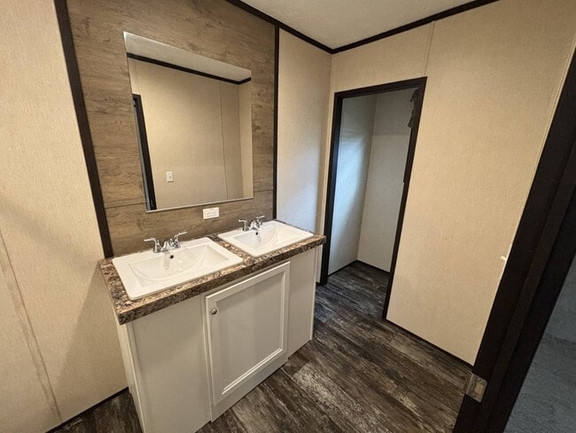 Building Photo - 1325 Wilson Rd