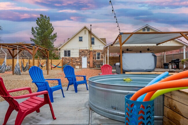 Building Photo - 170 E 100 N