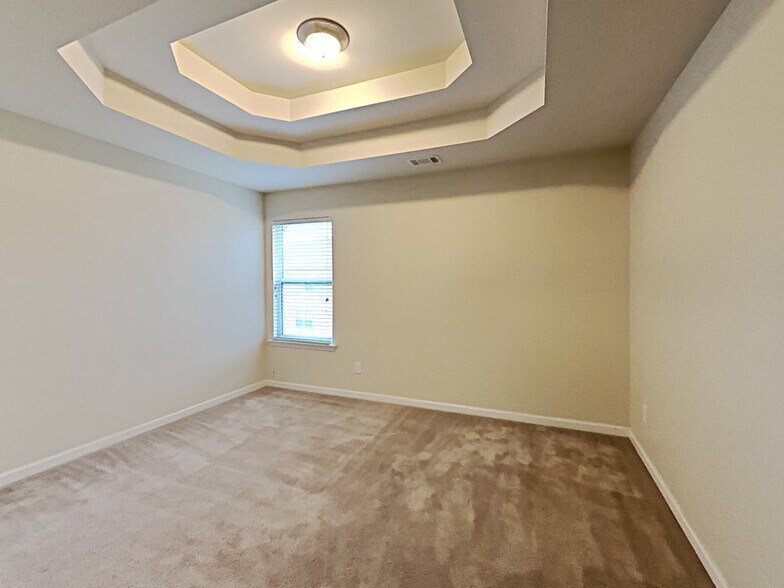 Building Photo - 3365 Gardenside Dr SW