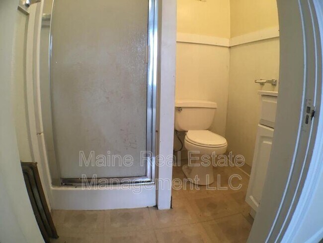 Building Photo - 9 Catell St