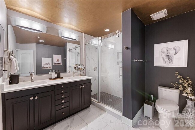 Building Photo - 401 N Church St