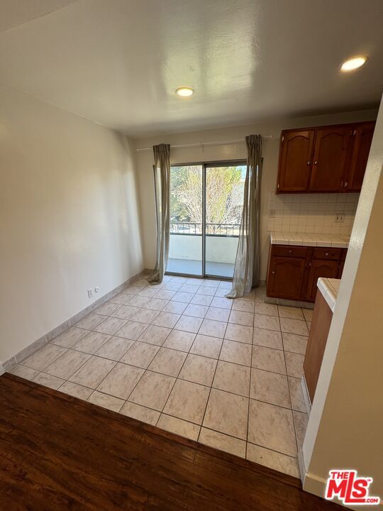 Building Photo - 3707 Kelton Ave
