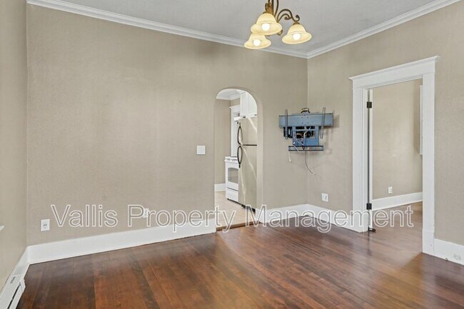 Building Photo - 2350 Cottage St SE