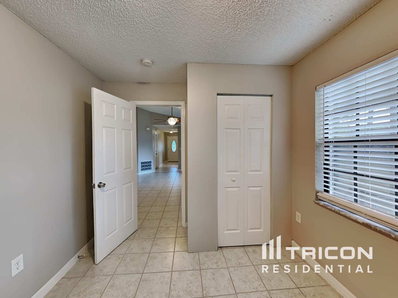Building Photo - 10827 Claymont Dr