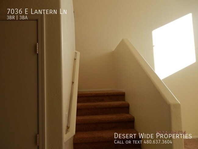 Building Photo - 7036 E Lantern Lane East
