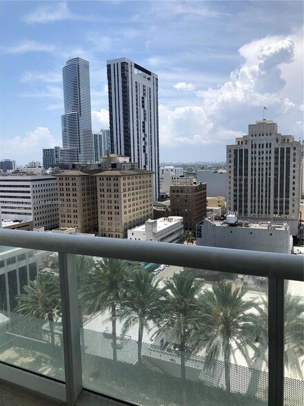 Building Photo - 50 Biscayne Blvd