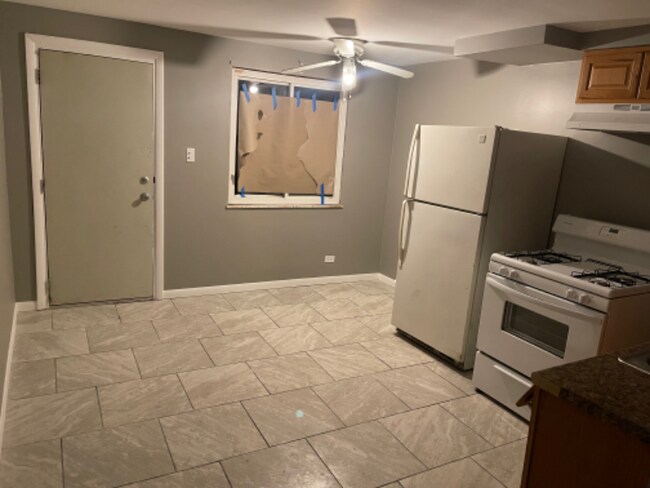 Building Photo - 14530 Halsted St