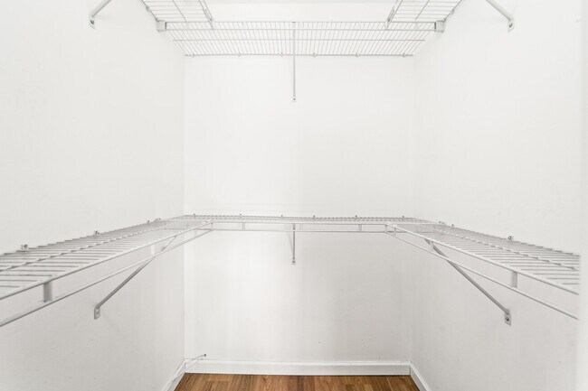 Building Photo - 230 NE 26th Ave