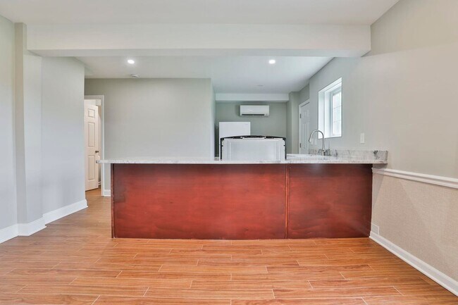 Building Photo - 41A Howe