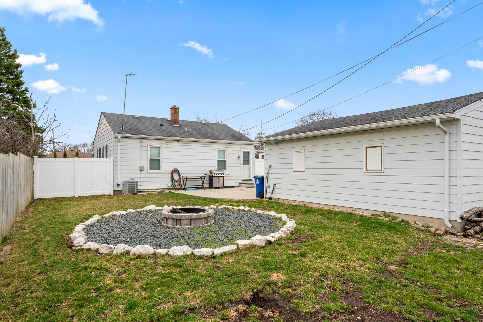 Back - 2515 E Crescent St