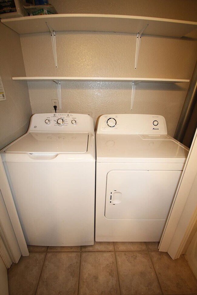 Building Photo - Price 4-Plex - Bothell
